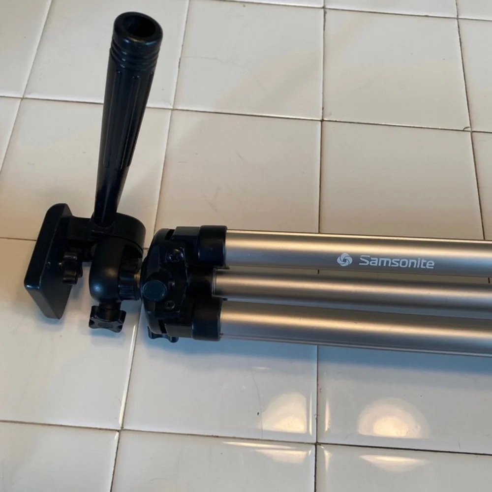 Camera tripod